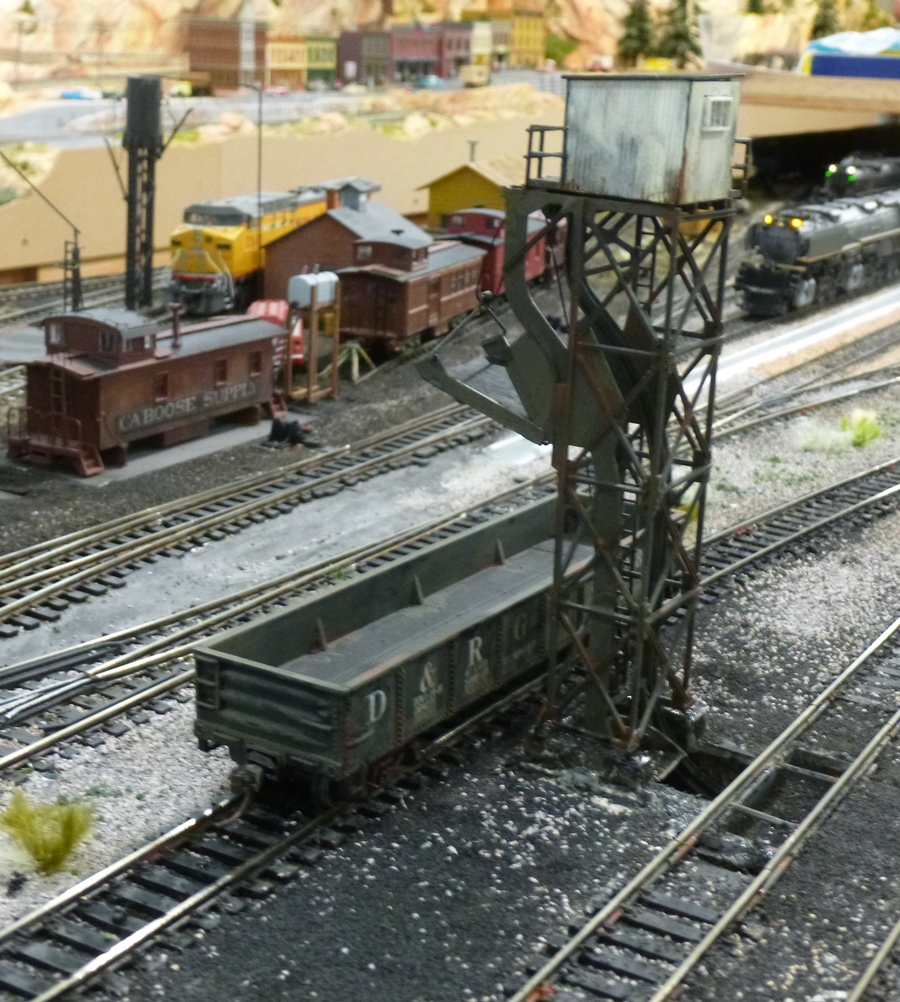 The Ash Pit installed on the layout ready to load a gondola. 